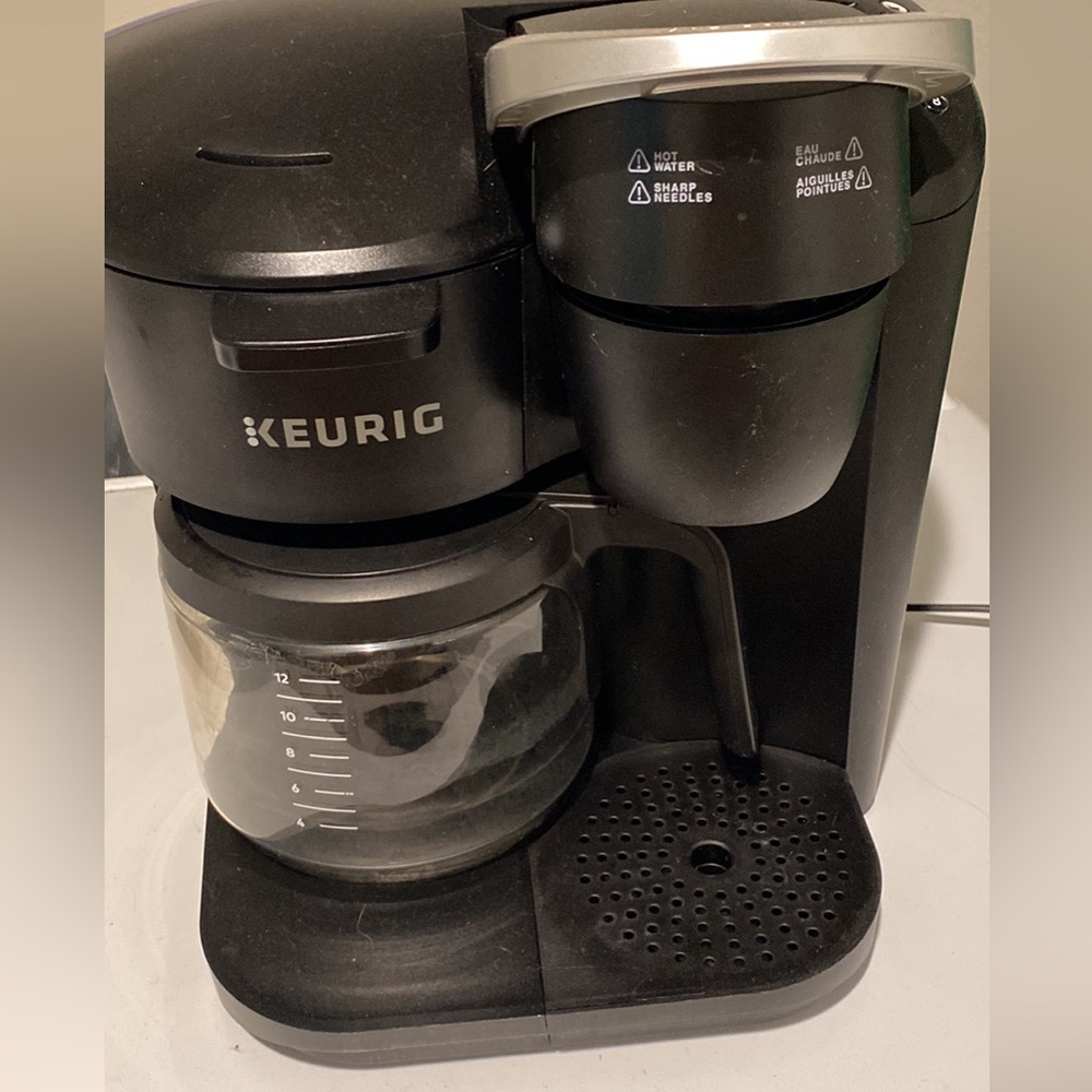KEURIG K CAFE DUAL K CUP AND POT COFFEE MACHINE